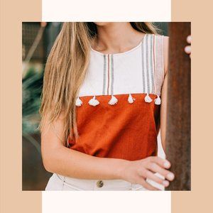 🎈Dolly woven sleeveless top with tassels